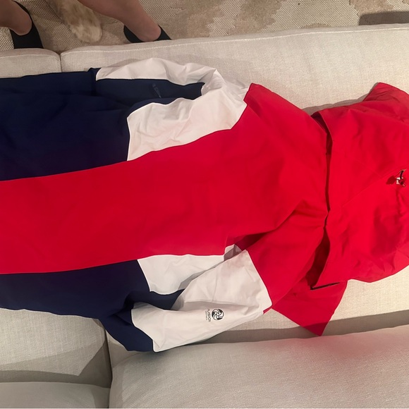 Obermeyer Women's Red, White, and Blue Jacket - Picture 6 of 6